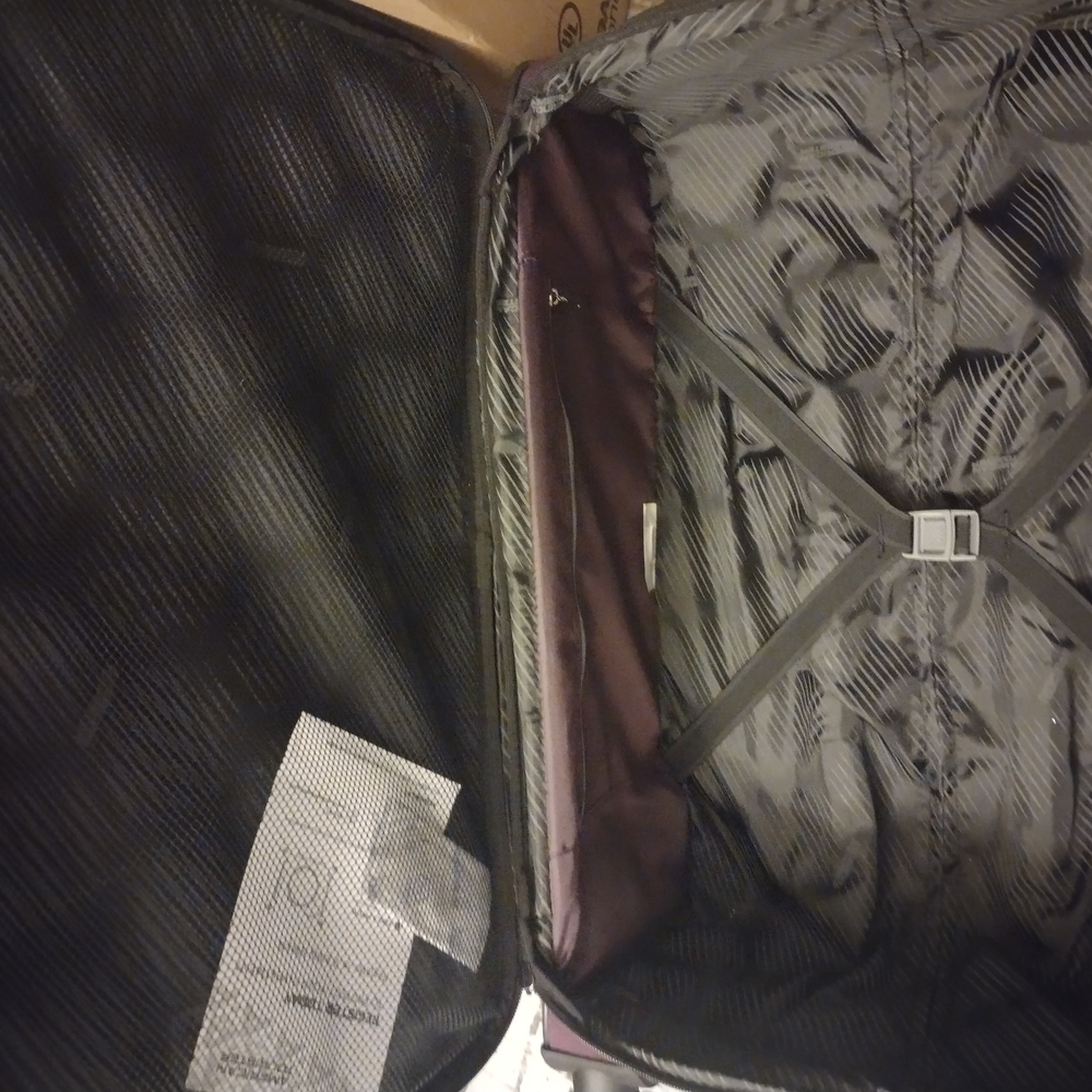 Brand New In Box With Tags American Tourister 24" Spinner